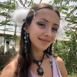 Meet your Posher, Natalia